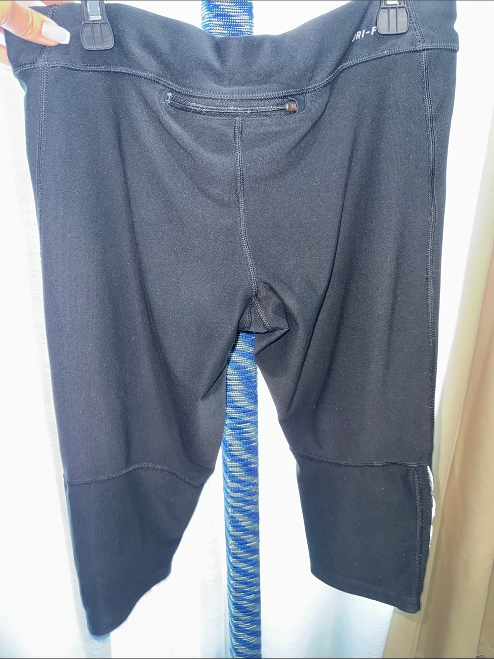 Nike - Black Dri-FIT Cropped Performance Leggings Size Large - Picture 5 of 17